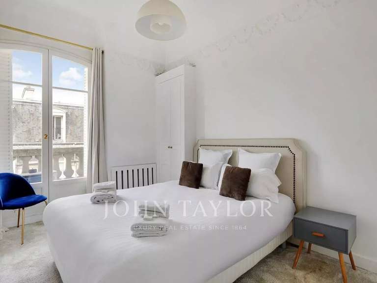 Appartement Paris 8e - 4 chambres - 182m²