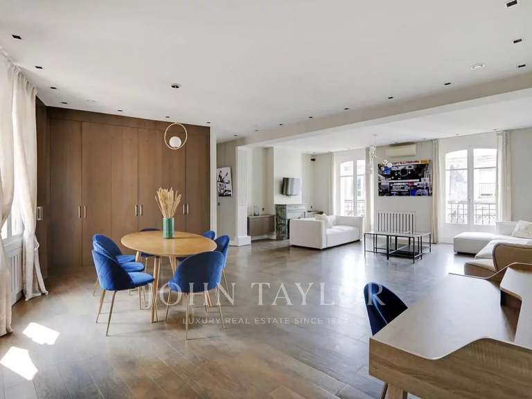 Appartement Paris 8e - 4 chambres - 182m²
