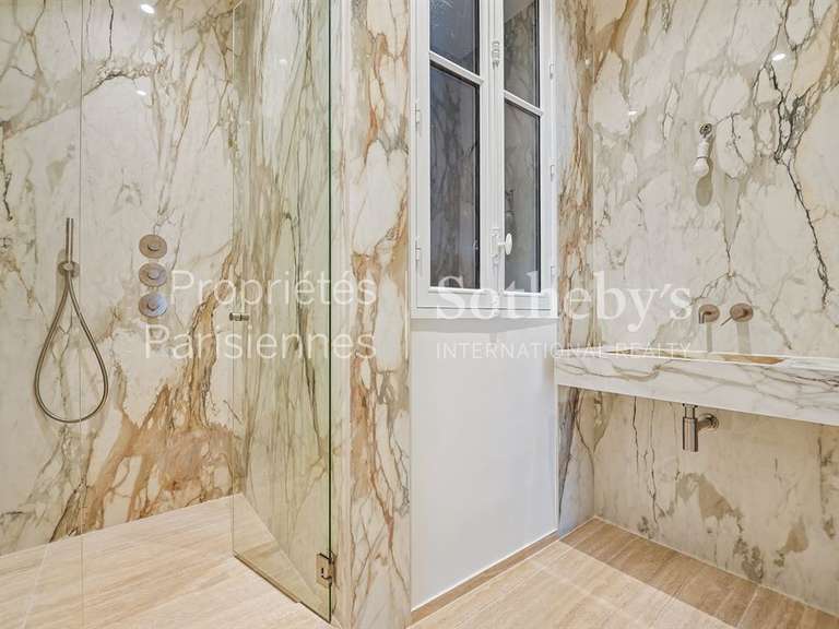 Appartement Paris 8e - 4 chambres - 253m²