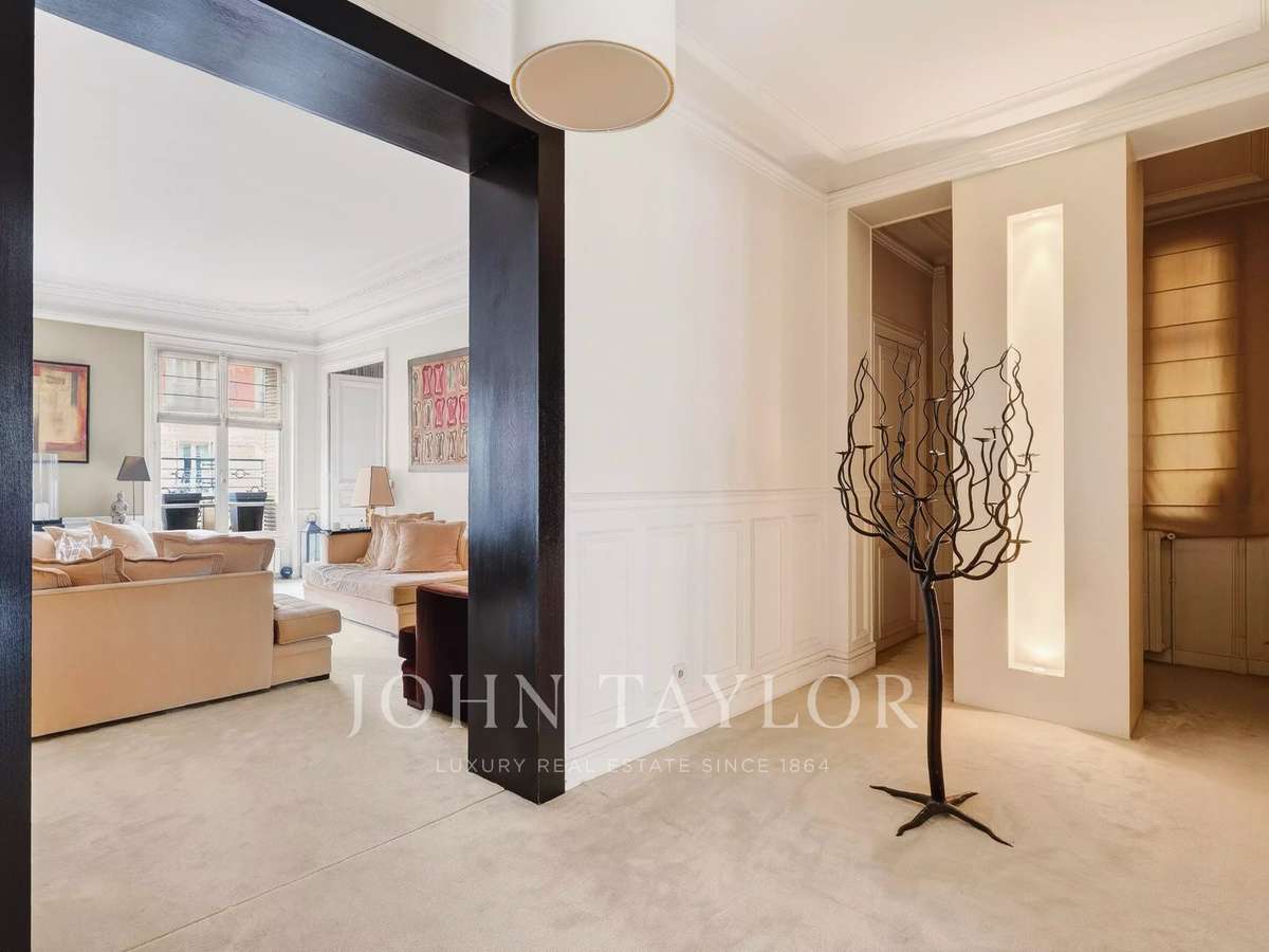 Apartment Paris 8e