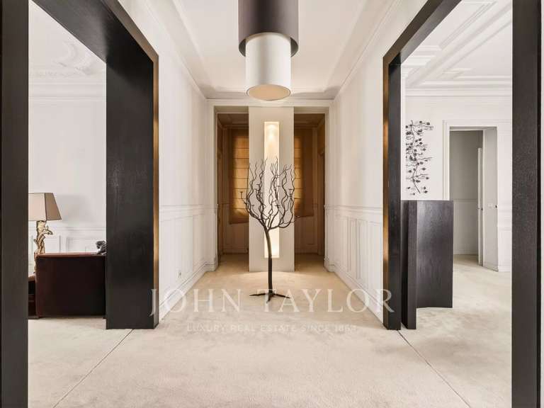 Apartment Paris 8e - 3 bedrooms - 174m²