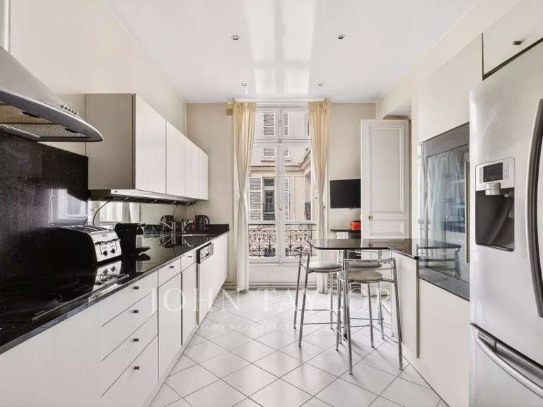 Apartment Paris 8e - 3 bedrooms - 174m²