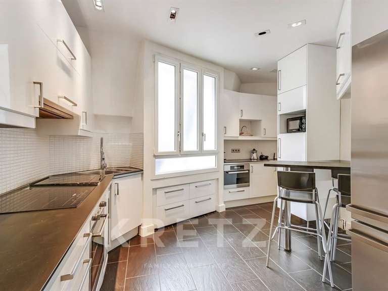 Appartement Paris 8e - 3 chambres - 182m²