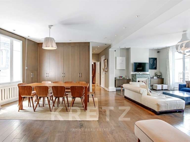 Appartement Paris 8e - 3 chambres - 182m²