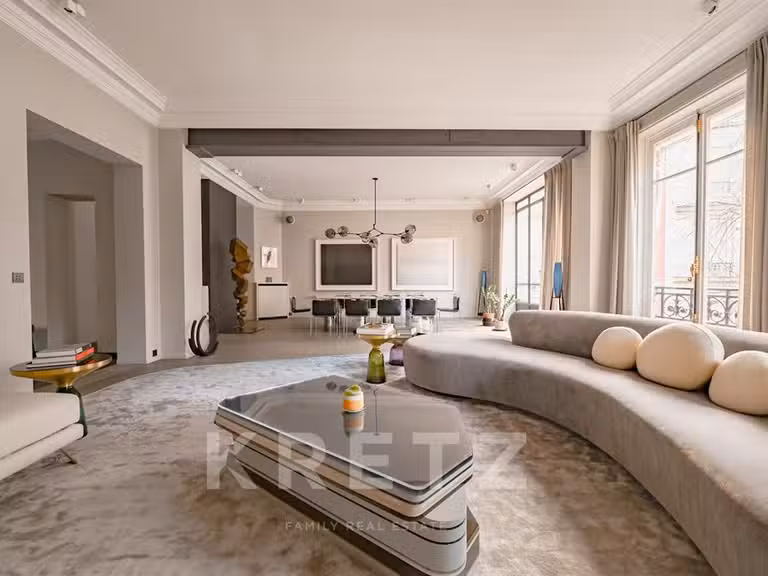 Appartement Paris 8e - 3 chambres - 247m²