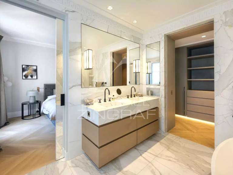 Appartement Paris 8e - 3 chambres - 232m²