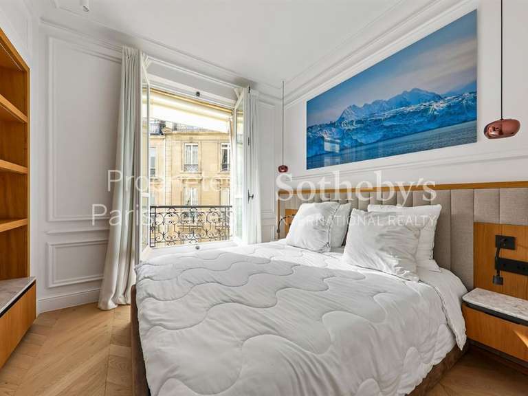 Appartement Paris 8e - 3 chambres - 130m²