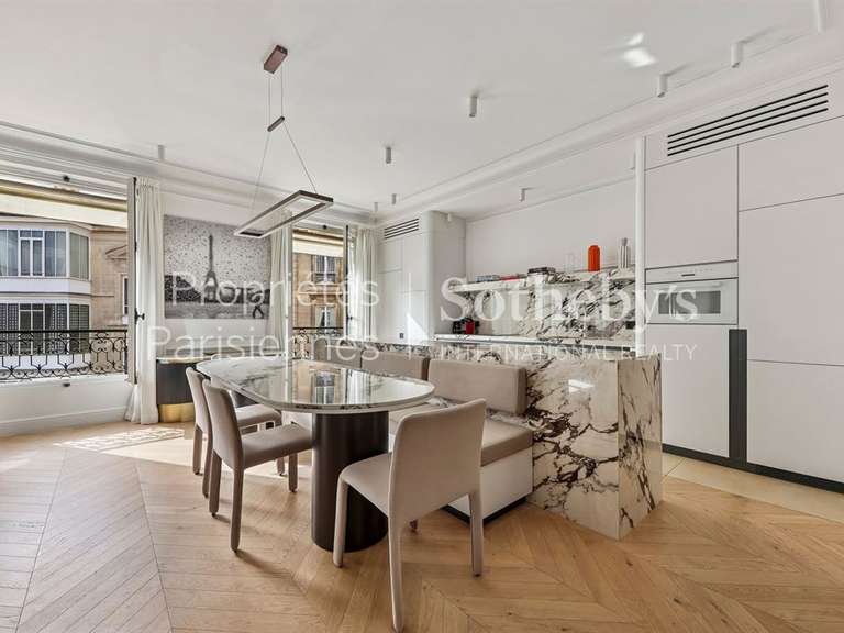 Appartement Paris 8e - 3 chambres - 130m²