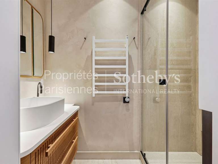 Appartement Paris 8e - 3 chambres - 130m²