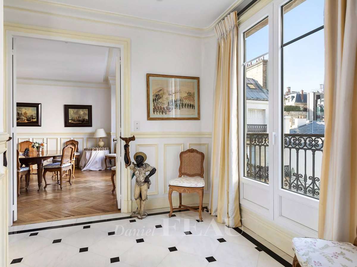 Apartment Paris 8e
