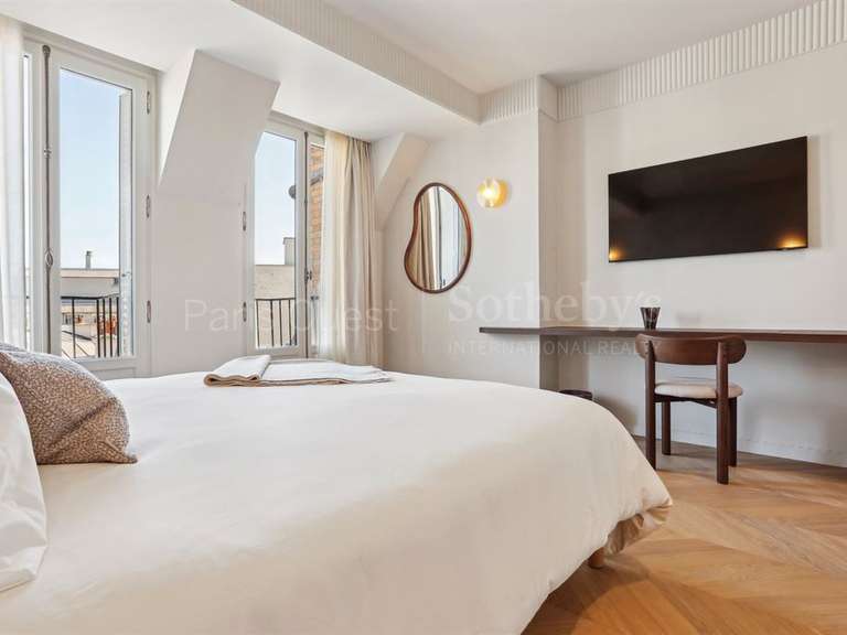 Appartement Paris 8e - 2 chambres - 126m²