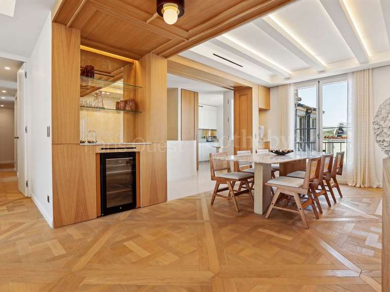 Appartement Paris 8e - 2 chambres - 126m²