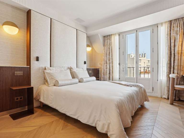Appartement Paris 8e - 2 chambres - 126m²