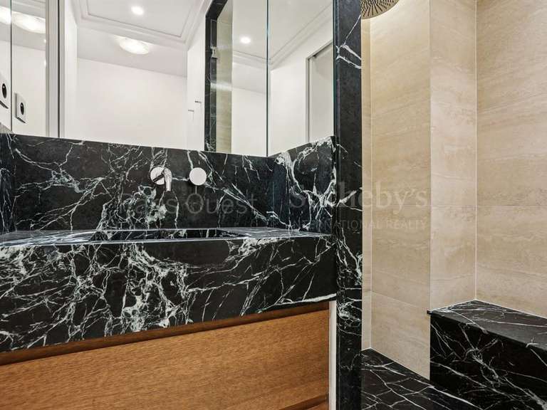 Appartement Paris 8e - 2 chambres - 126m²