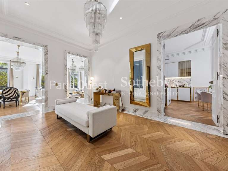 Apartment Paris 8e - 3 bedrooms - 197m²