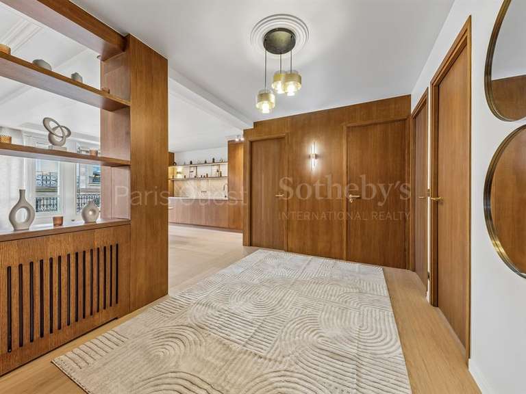 Appartement Paris 8e - 2 chambres - 90m²