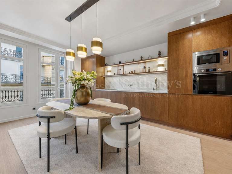 Appartement Paris 8e - 2 chambres - 90m²