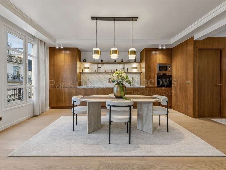 Appartement Paris 8e - 2 chambres - 90m²