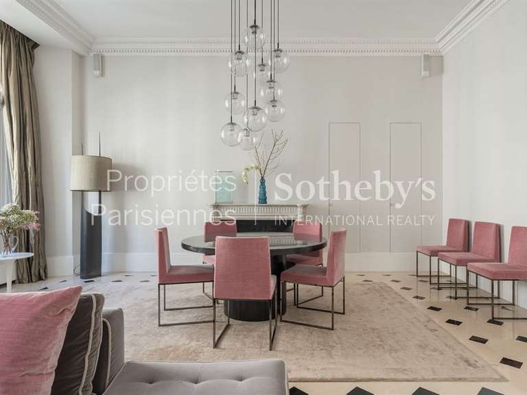 Appartement Paris 8e - 2 chambres - 134m²