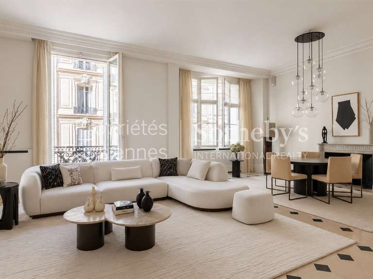 Appartement Paris 8e - 2 chambres - 134m²