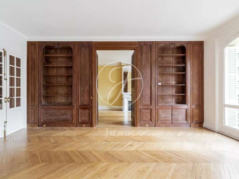 Appartement Paris 8e - 5 chambres - 168m²