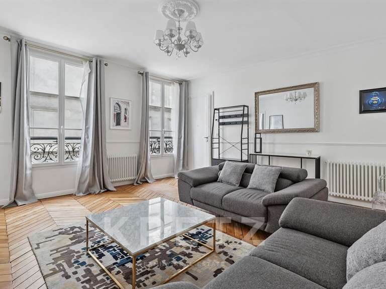 Appartement Paris 8e - 2 chambres - 81m²