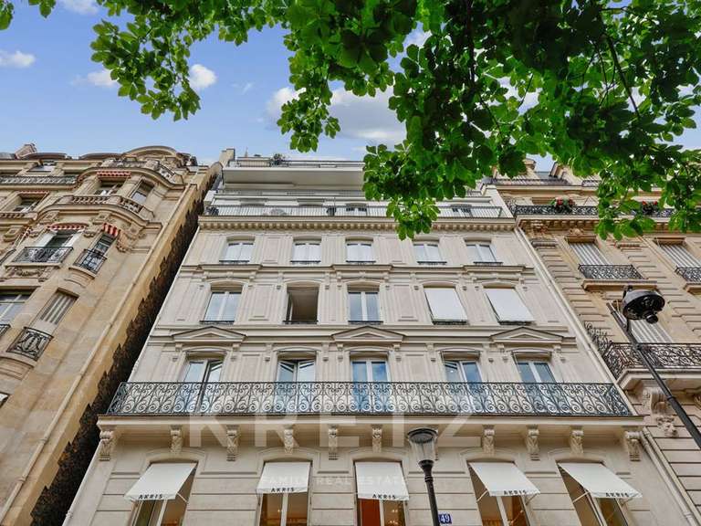 Appartement Paris 8e - 2 chambres - 81m²