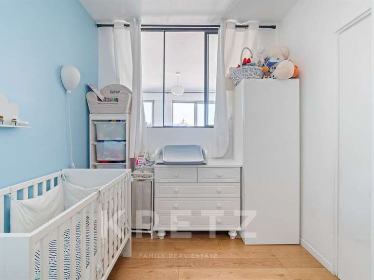 Appartement Paris 8e - 2 chambres - 75m²