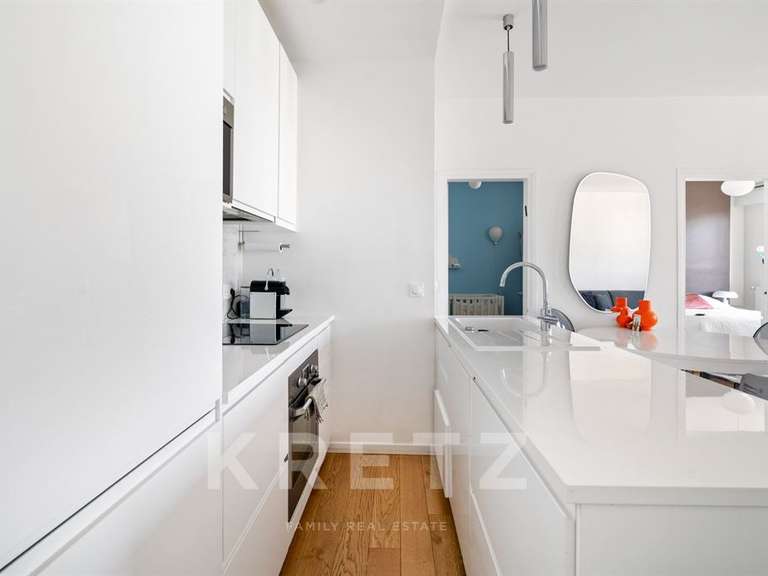 Appartement Paris 8e - 2 chambres - 75m²