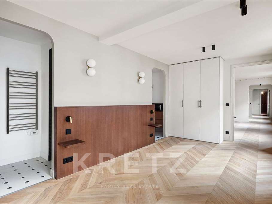 Apartment Paris 8e