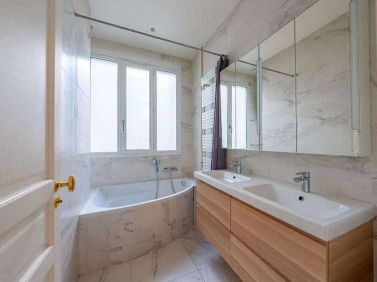 Appartement Paris 8e - 3 chambres