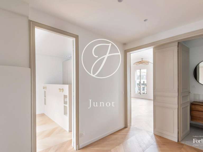 Appartement Paris 8e - 3 chambres - 116m²