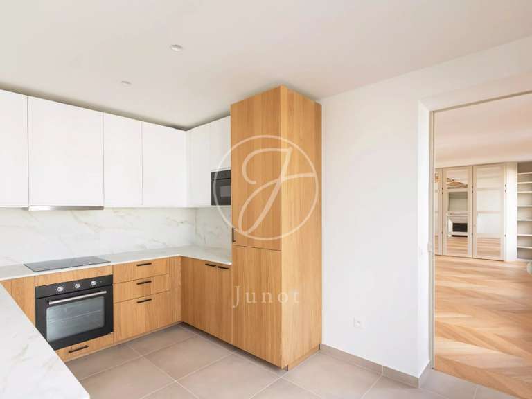 Appartement Paris 8e - 3 chambres - 114m²