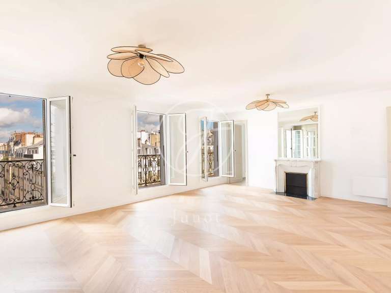 Appartement Paris 8e - 3 chambres - 114m²