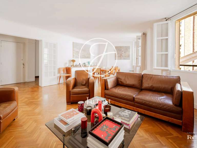 Appartement Paris 8e - 5 chambres - 157m²