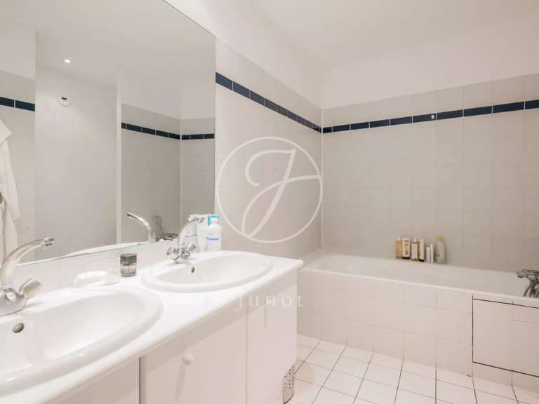 Appartement Paris 8e - 5 chambres - 157m²
