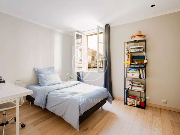 Appartement Paris 8e - 5 chambres - 157m²