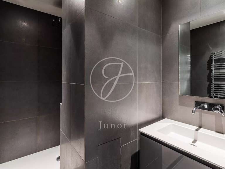 Appartement Paris 8e - 5 chambres - 157m²