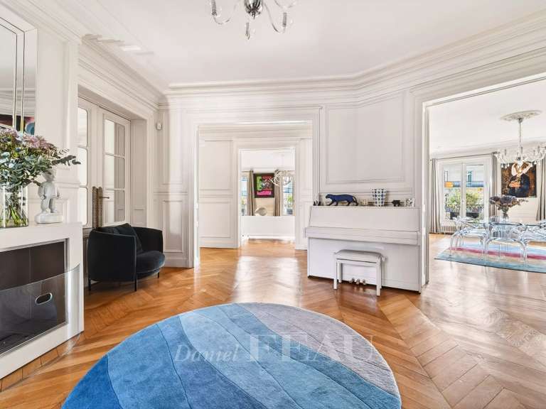 Appartement Paris 8e - 4 chambres - 270m²
