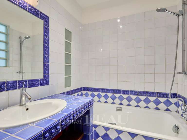 Appartement Paris 8e - 4 chambres - 176m²