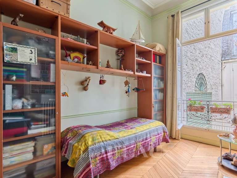 Appartement Paris 8e - 4 chambres - 176m²