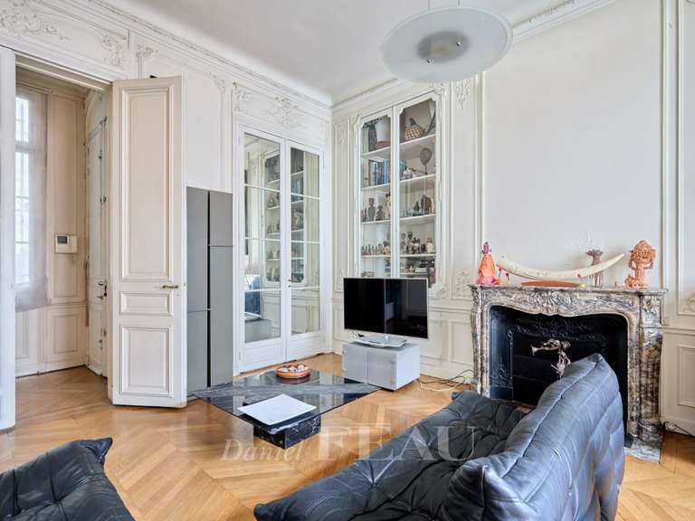 Appartement Paris 8e - 4 chambres - 176m²