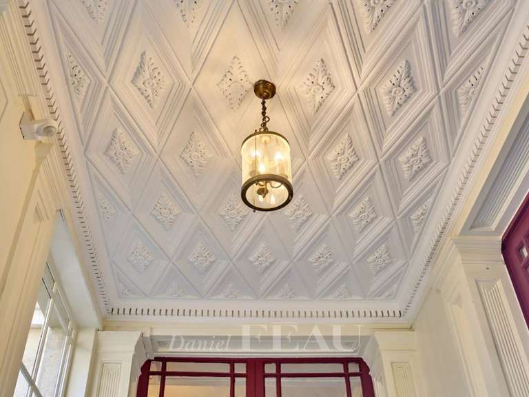 Appartement Paris 8e - 2 chambres - 115m²