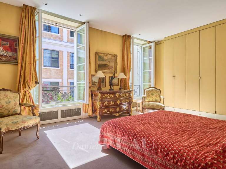 Appartement Paris 8e - 2 chambres - 115m²