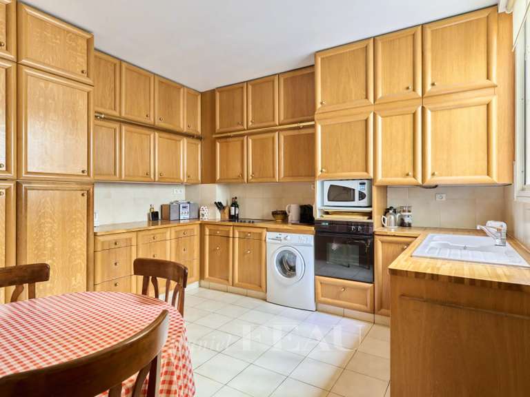 Appartement Paris 8e - 2 chambres - 115m²