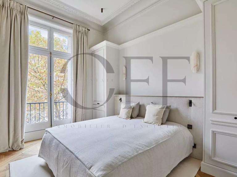 Appartement Paris 8e - 3 chambres