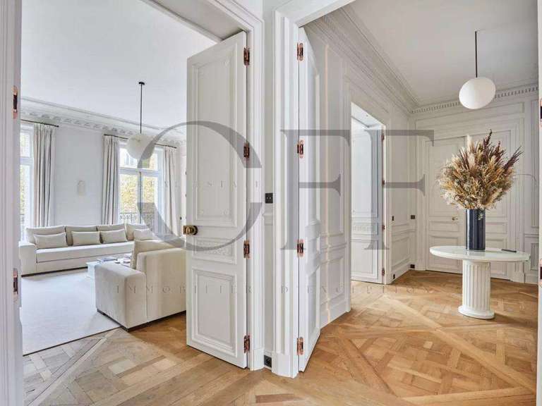 Appartement Paris 8e - 3 chambres