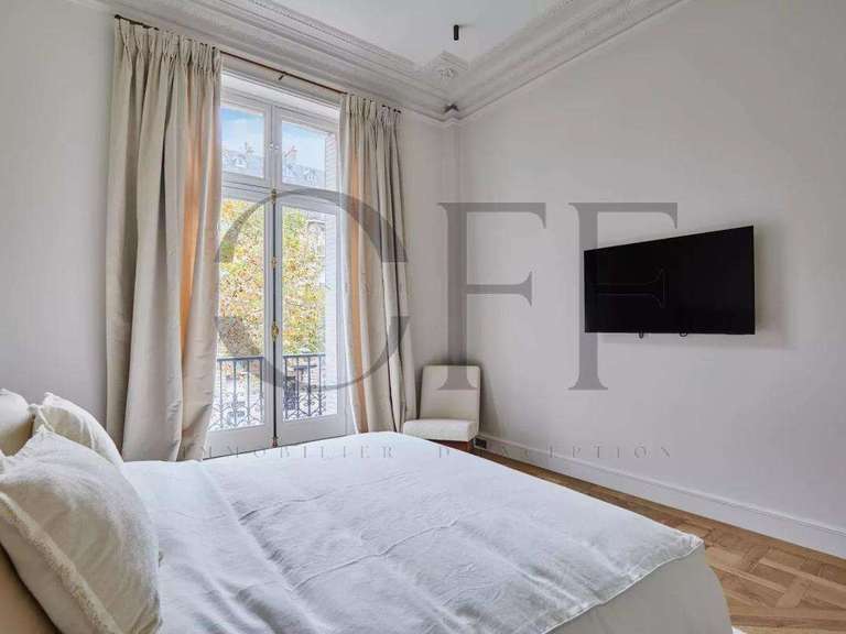 Appartement Paris 8e - 3 chambres