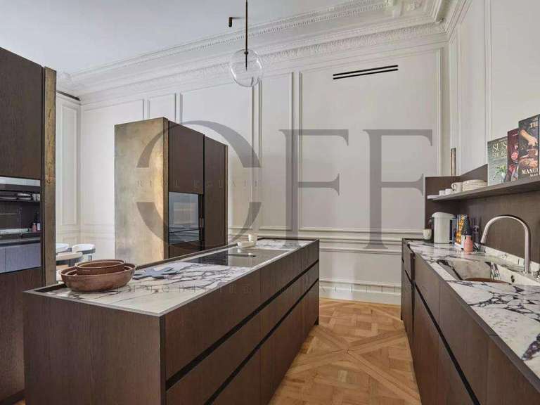 Appartement Paris 8e - 3 chambres