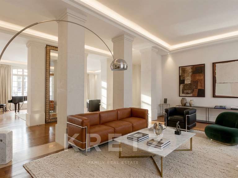 Appartement Paris 8e - 3 chambres - 256m²